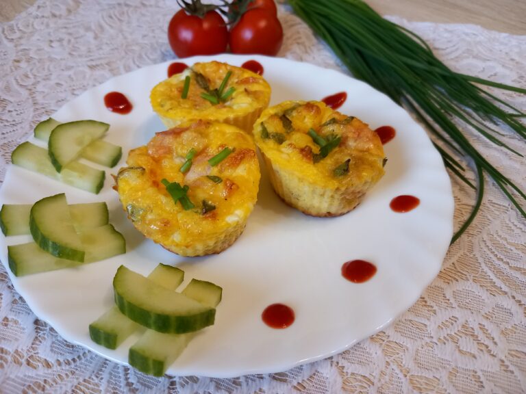 Vaječné muffiny se sýrem a šunkou