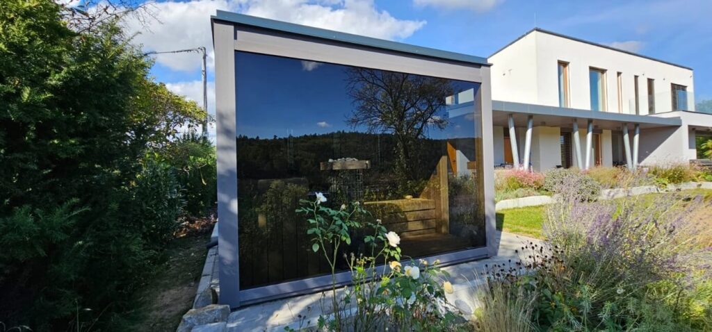 Moderní venkovní sauna